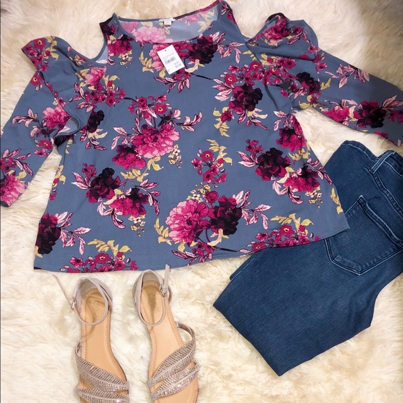 Est 1949 Tops - {Host Pick} 🎉Spring Floral Cold Shoulder Top 🌺